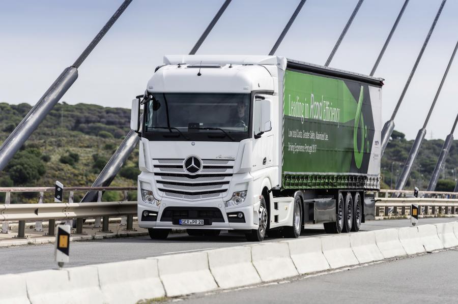  Mercedes-Benz Actros 1845 LS Driving Experience Portugal 2017 года  (фото 1 из 34)